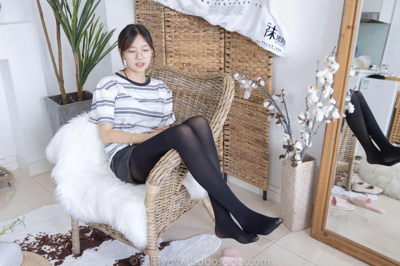 [BoBoSocks袜啵啵]NO.029 小甜豆-平底鞋、厚黑丝、厚肉丝、踩饼干剧情 [144P]插图